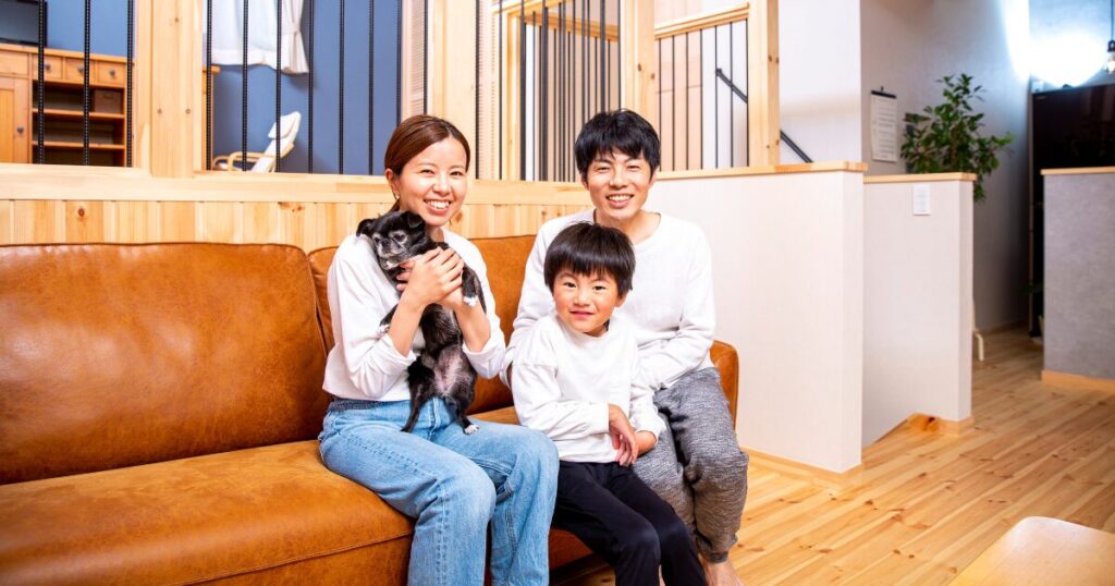 犬吠える
